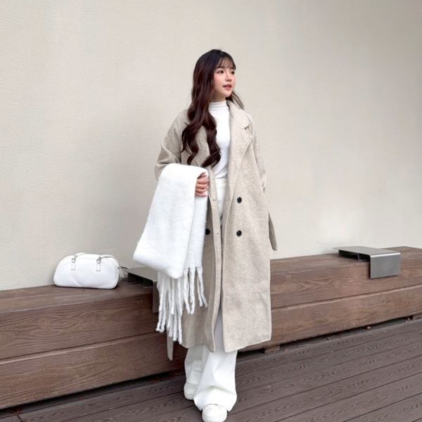 【現貨】閉眼入手 內有小個子版本不貼腿顯瘦微喇叭牛仔白褲 (1colors) #ZH06 