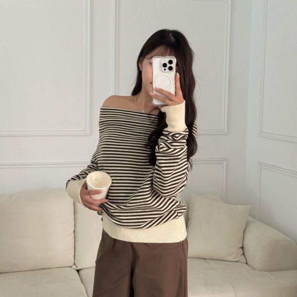 摩卡特調 慵懶感條紋一字領針織上衣 (1colors) #ZB08 