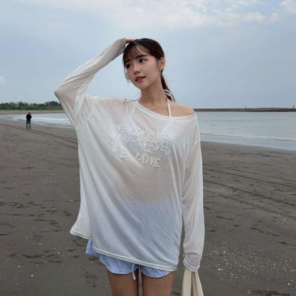 【現貨】盛夏訊號 英文印花柔軟防曬斜肩透膚Tee (3colors) #2628 