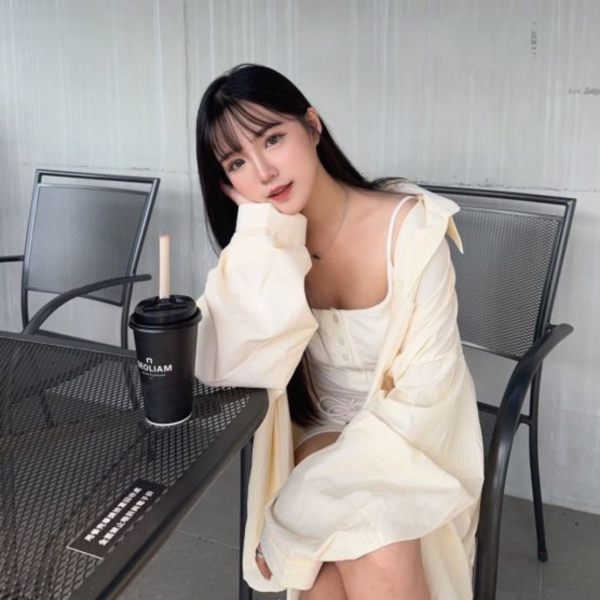 【現貨】夏日特調 Oversized條紋襯衫 (2colors) #A00021 韓系女裝,台中女裝,中部女裝,質感女裝,平價女裝,韓系休閒穿搭,韓系休閒女裝,日常穿搭,日常穿搭推薦,日常簡約穿搭,服飾購買指南,服飾穿搭指南,女裝網購推薦,女裝網購,台中女裝門市
