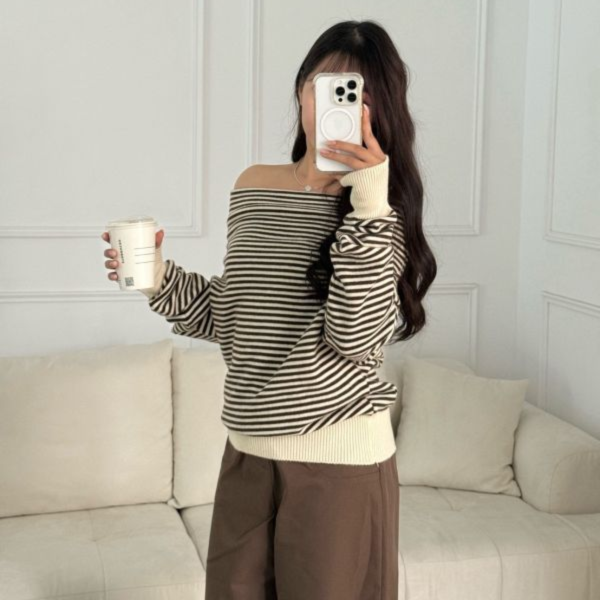 摩卡特調 慵懶感條紋一字領針織上衣 (1colors) #ZB08 