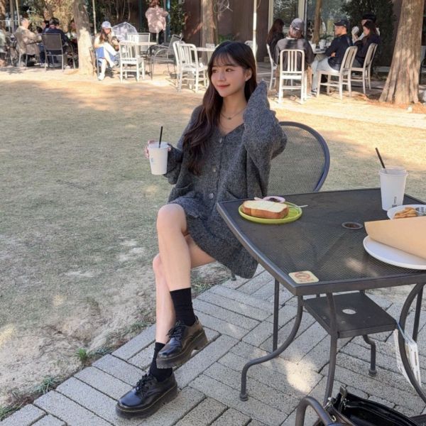 【限量預購】赫拉月光 精緻寬鬆V領混毛針織外套 (1colors) #ZE06 