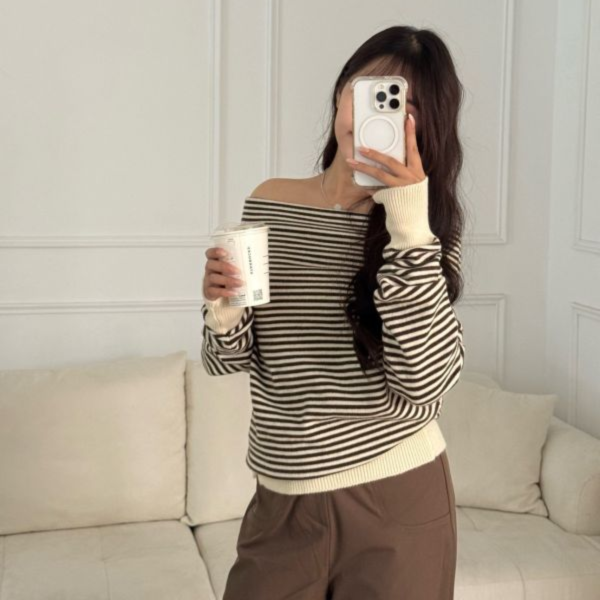 摩卡特調 慵懶感條紋一字領針織上衣 (1colors) #ZB08 