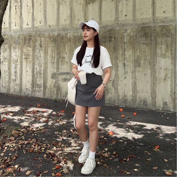Looking Love 線條小狗刺繡棉質舒適Tee (2colors) #T07 