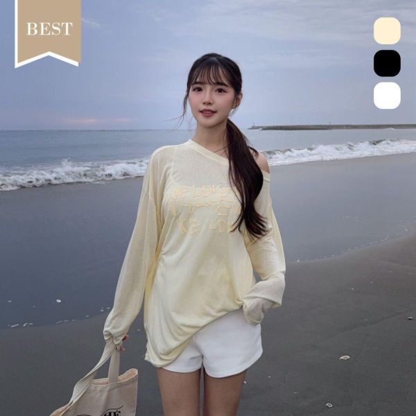 【現貨】盛夏訊號 英文印花柔軟防曬斜肩透膚Tee (3colors) #2628 