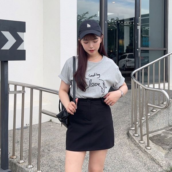 Looking Love 線條小狗刺繡棉質舒適Tee (2colors) #T07 