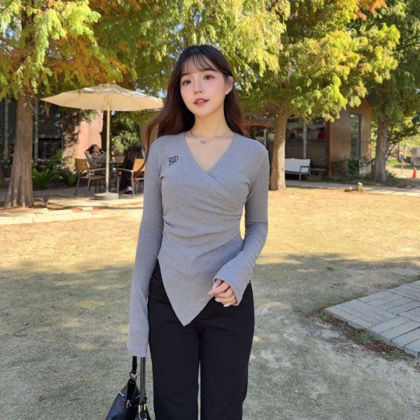 犯規邊界 純慾V領不規則磨毛收腰顯瘦上衣 (1colors) #ZF04 