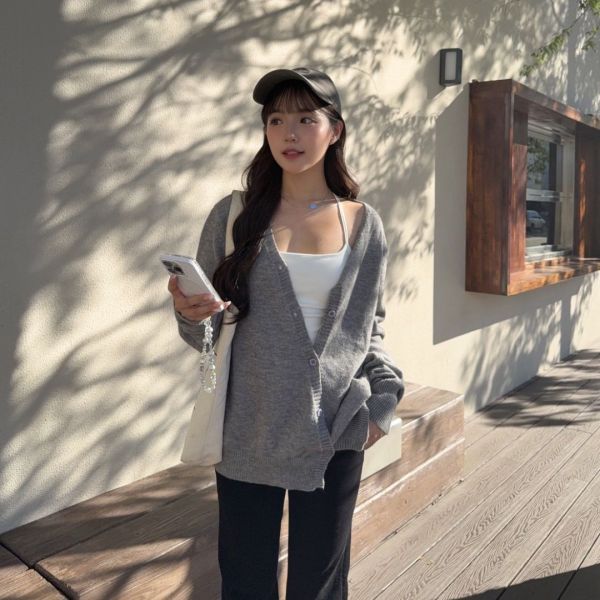 淡奶糖霜 溫柔甜美設計感軟糯針織斜釦外套 (2colors) #ZD08 