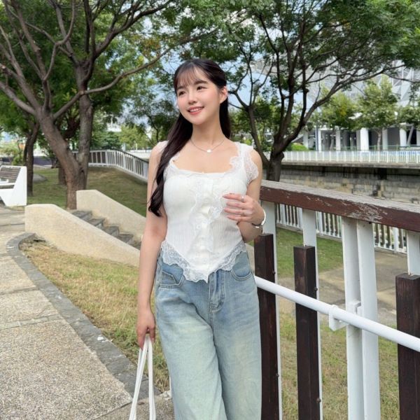 心弦悸動 這件遮副乳版型好蕾絲顯瘦背心 (1colors) #Z04 