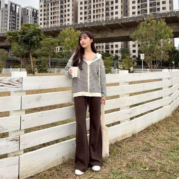 【現貨】博主的日常 顯瘦舒適百搭微絨感喇叭休閒褲 (4colors) #ZI02 