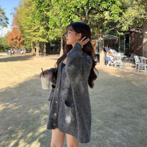 【限量預購】赫拉月光 精緻寬鬆V領混毛針織外套 (1colors) #ZE06 