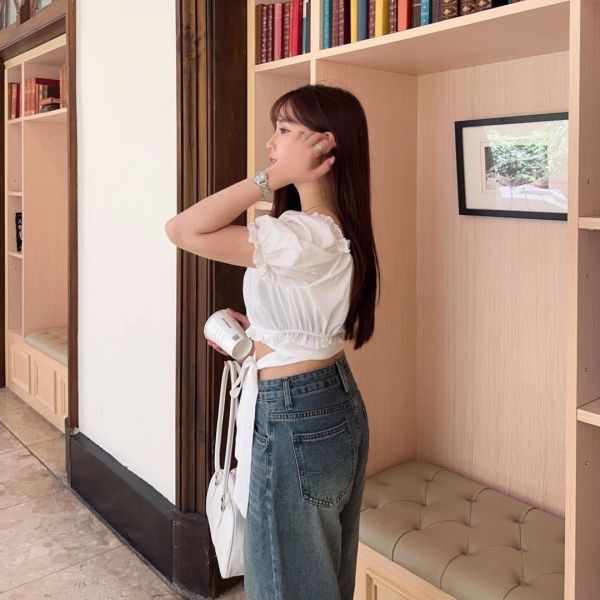 【現貨】鹽系女孩 純慾綁帶木耳邊泡泡袖上衣 (2colors) #W11 