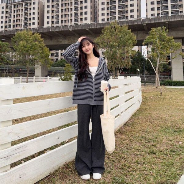 【現貨】博主的日常 顯瘦舒適百搭微絨感喇叭休閒褲 (4colors) #ZI02 