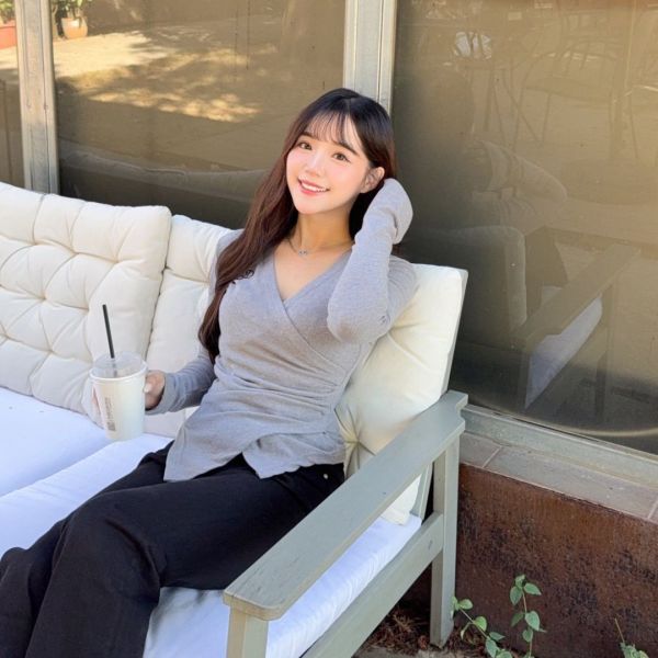 犯規邊界 純慾V領不規則磨毛收腰顯瘦上衣 (1colors) #ZF04 