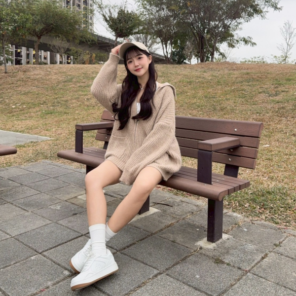 【現貨】新色登場.ᐟ.ᐟ誰能不愛這件厚磅雙口袋翻領拉鍊毛衣外套 (2colors) #H04 