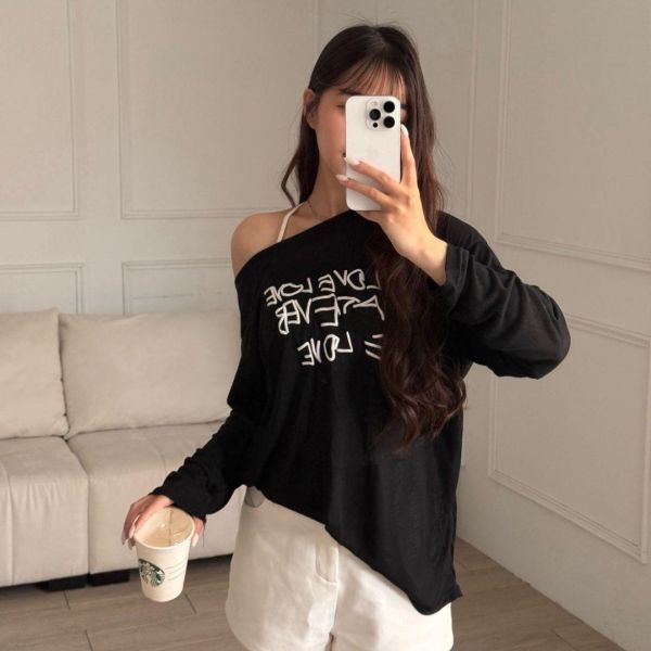 【現貨】盛夏訊號 英文印花柔軟防曬斜肩透膚Tee (3colors) #2628 