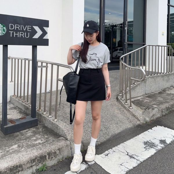 Looking Love 線條小狗刺繡棉質舒適Tee (2colors) #T07 