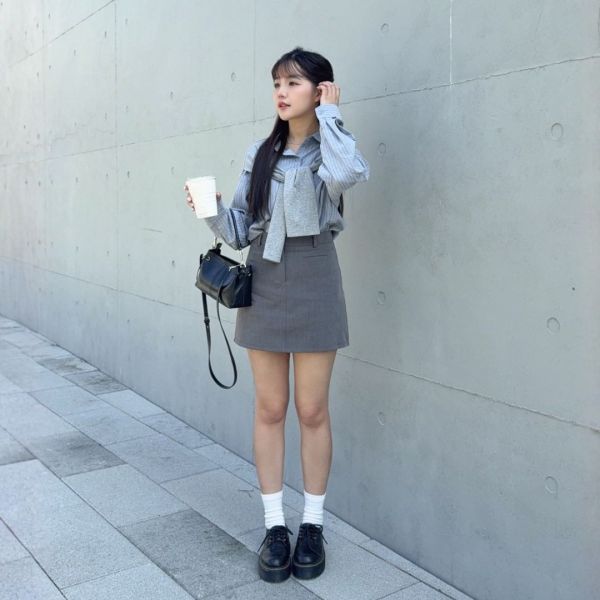 【貨在途中】轟動校園 一眼愛上不易皺假兩件披肩條紋襯衫 (1colors) #ZA07 