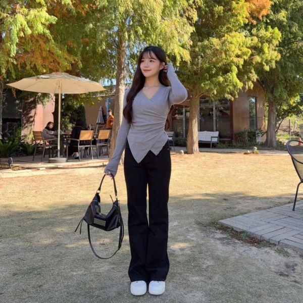 犯規邊界 純慾V領不規則磨毛收腰顯瘦上衣 (1colors) #ZF04 