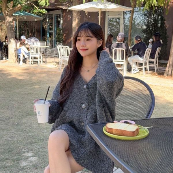 【限量預購】赫拉月光 精緻寬鬆V領混毛針織外套 (1colors) #ZE06 