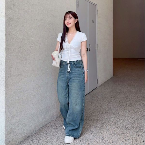 心跳吸引 蕾絲V領綁帶短袖Tee (1colors) #W12 