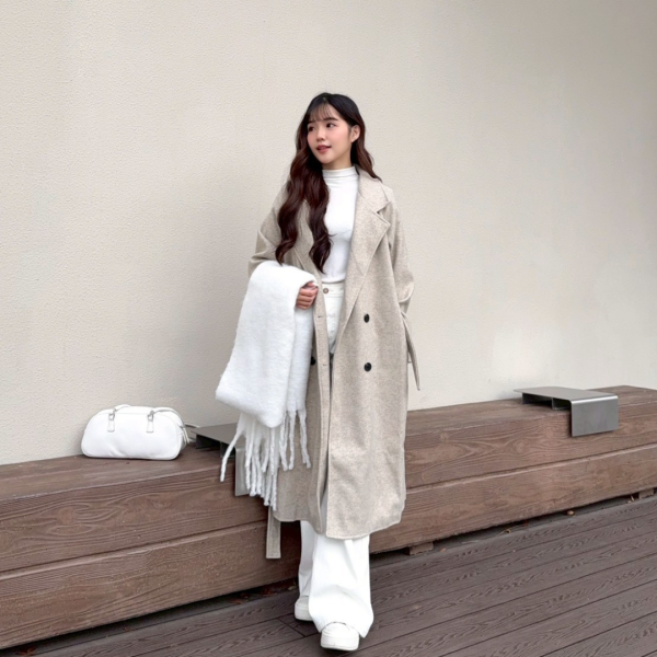 【現貨】閉眼入手 內有小個子版本不貼腿顯瘦微喇叭牛仔白褲 (1colors) #ZH06 