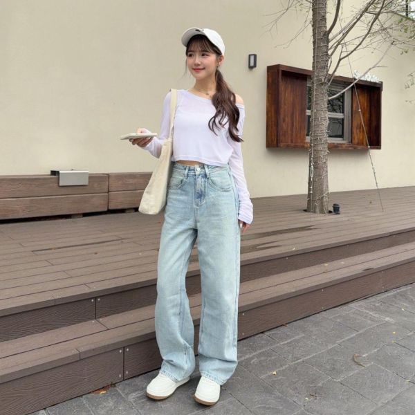 【現貨】“自訂款夏日固定班底褲” 夏日限定 極美淺藍刷色直筒牛仔褲 (1colors) #1015-04 