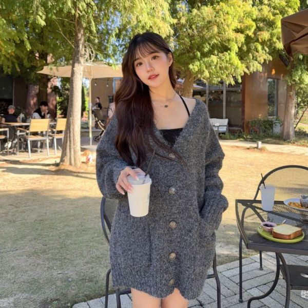 【限量預購】赫拉月光 精緻寬鬆V領混毛針織外套 (1colors) #ZE06 