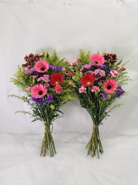 The Flower 祭祀用拜拜花束一對 祭祀花束,拜拜花束,莊重花材,祖先祭拜,普渡用花,法會用花,敬意花束,追思花束,新鮮花材,傳統心意,誠摯祝福,尊敬用花