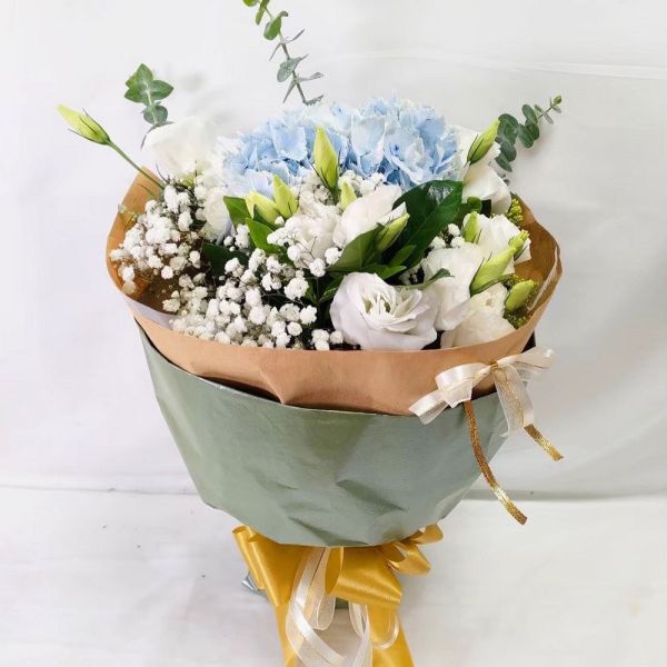The Flower鮮花花禮 繡球桔梗花束 繡球桔梗花束,繡球花,桔梗花,花語祝福,純潔花禮,繽紛花束,色彩柔和,層次豐富,生日花禮,畢業花束,慶祝花禮,溫馨心意,真摯情感,送禮推薦,優雅花束,花藝設計