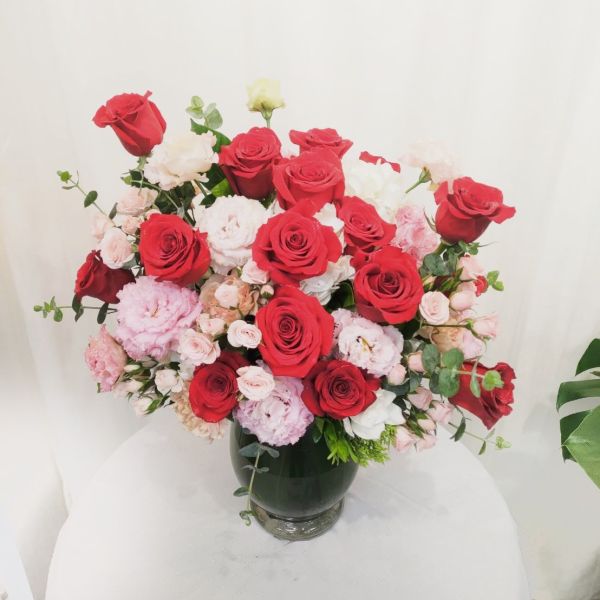 The Flower鮮花花禮 進口玫瑰盆花 進口玫瑰盆花,新鮮進口玫瑰,玫瑰盆栽,高品質玫瑰,家居裝飾,送禮首選,精心挑選,情人節禮物,生日禮物,紀念日禮物,在線訂購,快速送達,浪漫禮物,玫瑰盆花訂購