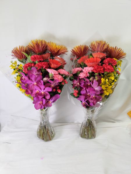 The Flower 祭祀用拜拜花束一對 祭祀花束,拜拜花束,莊重花材,祖先祭拜,普渡用花,法會用花,敬意花束,追思花束,新鮮花材,傳統心意,誠摯祝福,尊敬用花