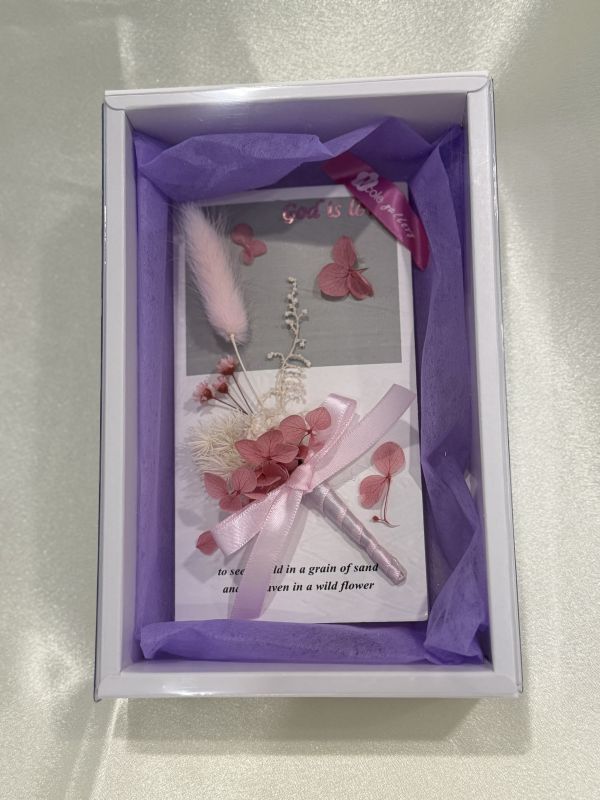 心意禮盒_God Is Love 受洗禮, 瞬間即是永恒, 日本AUBE永生紫陽花,蠟菊,免尾,祝福卡片, 白色禮盒, 心意禮盒