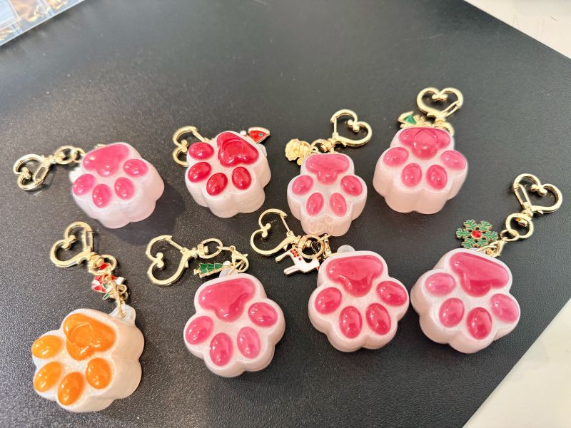 Christmas Trinket - Little Paw Print Keychain Christmas Trinkets, Little Paw Print Keychain, Christmas gift, Epoxy