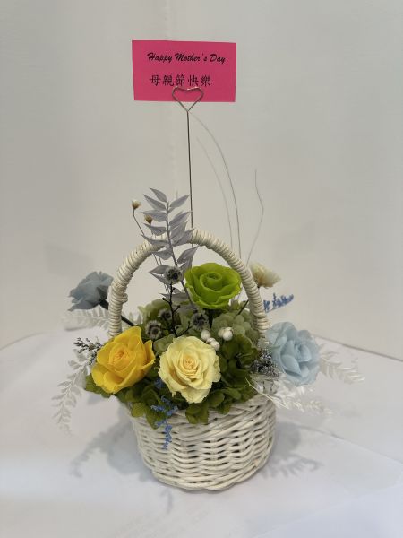 我愛玫瑰園 日本AUBE永生不凋小黃玫瑰、粉藍小玫瑰、小綠玫瑰、淺藍小玫瑰、粉黃小玫瑰、淺黃小玫塊,綠白小菊花,配花,小花藍