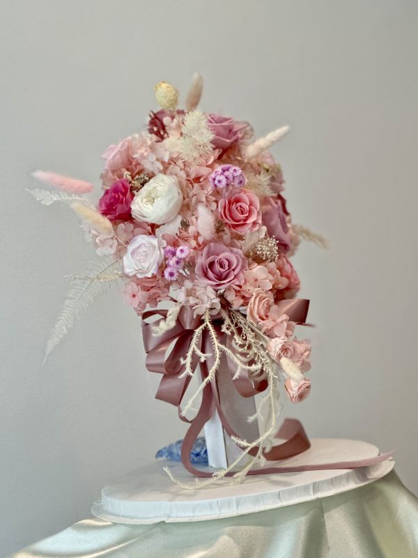 水滴形捧花 水滴形新娘手捧花, 日本AUBE玫瑰, 配花, 紫陽花, 大絲帶, 手工訂制新娘手捧花