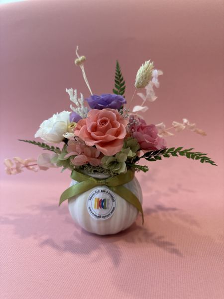 圓形桌花 - 花枝招展 日本AUBE玫瑰 、 手腕花、 永生花、 不凋花、情人節 、母親節、生日禮物、結婚週年紀念、新張誌慶