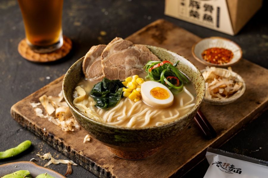 【春拌麵】恰到好處的豚骨柴魚湯麵 