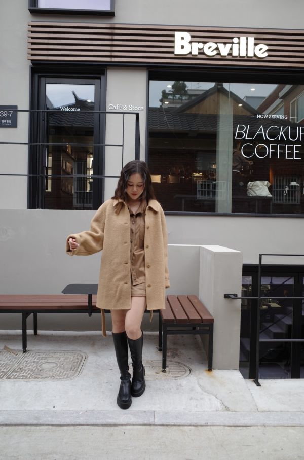 中長版修身手工羊毛大衣 