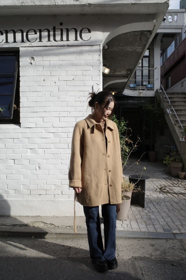 中長版修身手工羊毛大衣 