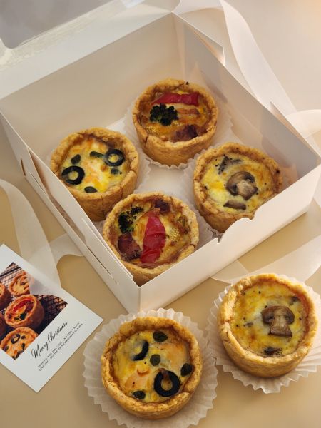 法式小鹹派Quiche  禮盒 聖誕節、聖誕節送禮、聖誕節禮物、餅乾、蛋糕、磅蛋糕、法式鹹派、塔、鹹派、生日、禮盒、送禮、甜點、點心、甜點店、甜點工作室、工作室、下午茶、派對、聚餐、婚禮、過年禮盒、新年禮盒、過年、新年