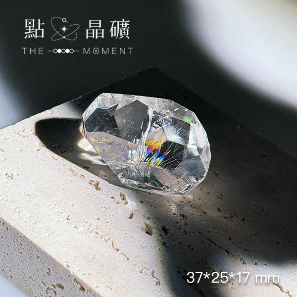 彩虹白水晶隨型件 