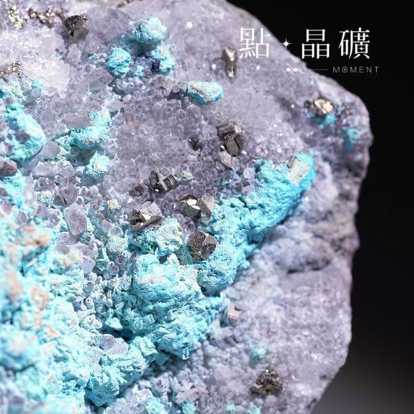 白水晶｜三水鋁、黃鐵礦共生｜原礦 白水晶,白水晶原礦,三水鋁,黃鐵礦,共生原礦,水晶擺件,礦石收藏,淨化能量,招財,點晶礦