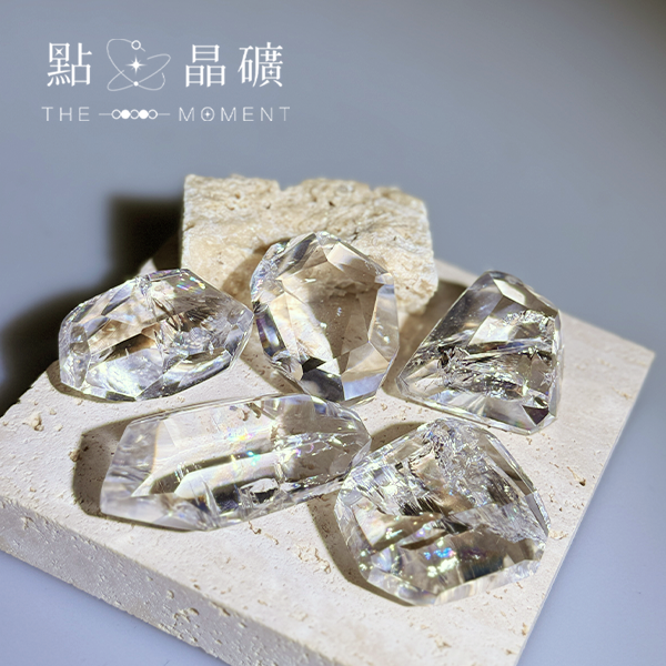 彩虹白水晶隨型件 