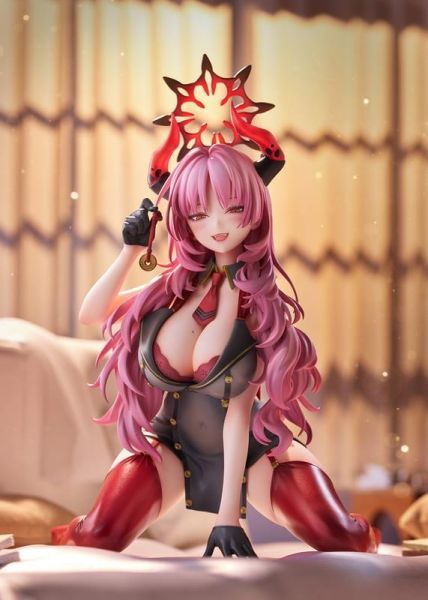 【2027/04月預購】日版1/7 PVC 蔚藍檔案 京極皋月 紀念大廳Ver. 1/7 PVC 蔚藍檔案 京極皋月 紀念大廳Ver.