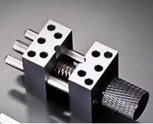 【現貨】MS-096 模型專用金屬迷你精密手持小台鉗 黑色/紅色 MS-096 模型專用金屬迷你精密手持小台鉗 黑色/紅色