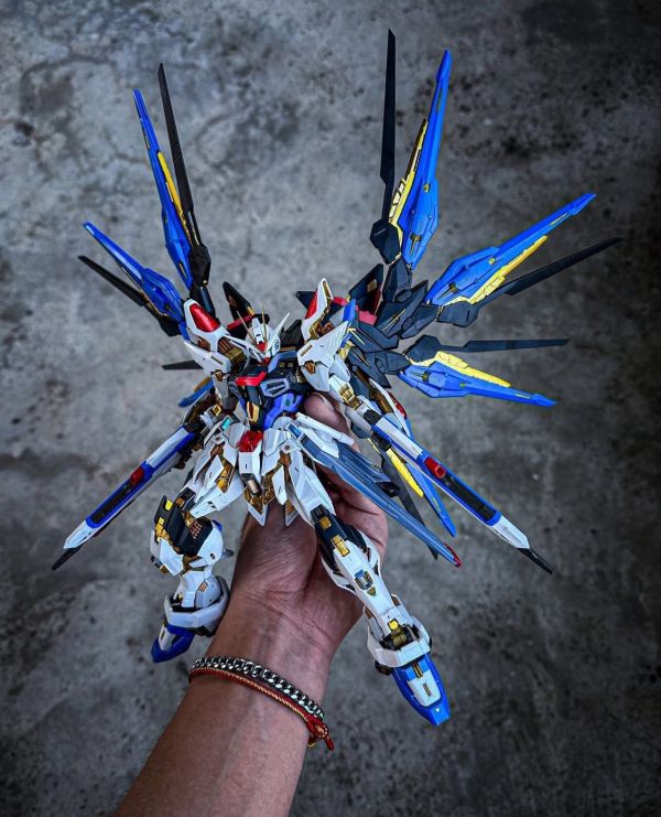 【2026/02月預購】五金 鍂鑫模型 金色傳說 KO MGEX 攻擊自由 鋼彈 金屬色 原色 組裝 模型 五金模型 鍂鑫模型 金色傳說新生版 MGEX 強襲自由