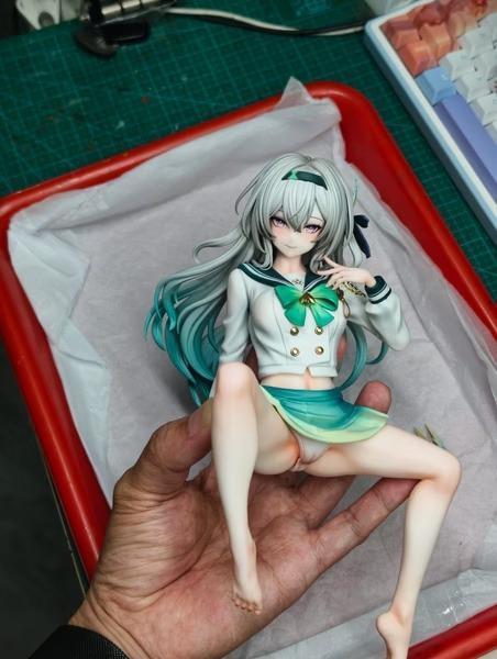 【預購】繪漫 1/6 反差女友流螢 崩壞：星穹鐵道 課桌系列 繪漫 1/6 反差女友流螢 崩壞：星穹鐵道 課桌系列