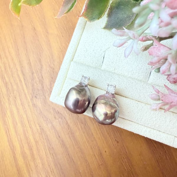 海水珍珠-牛油果色小酒瓶耳釘#e0809 