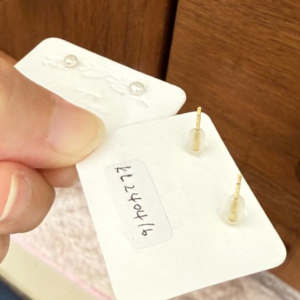 KL迷你白系珍珠耳釘(3mm)金色針 珍珠耳釘,pearl Earrings